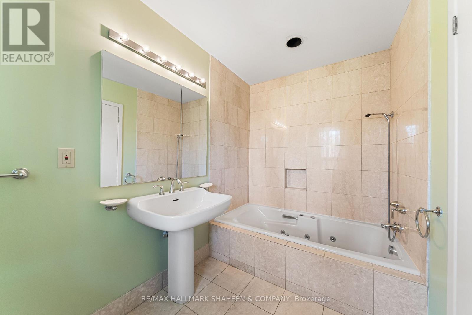 45 Hi Mount Drive, Toronto, Ontario  M2K 1X3 - Photo 18 - C13613224