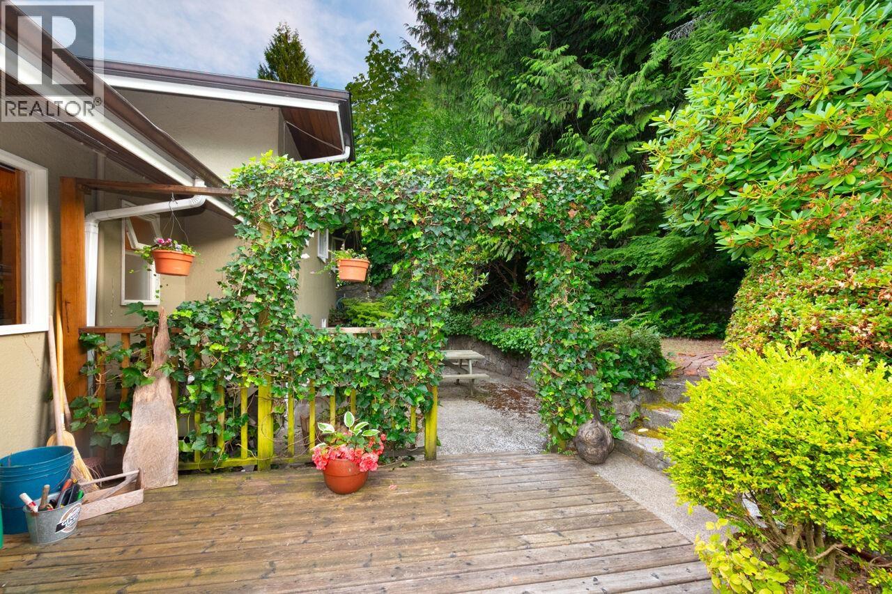 805 Younette Drive, West Vancouver, British Columbia  V7T 1T1 - Photo 33 - R3150201
