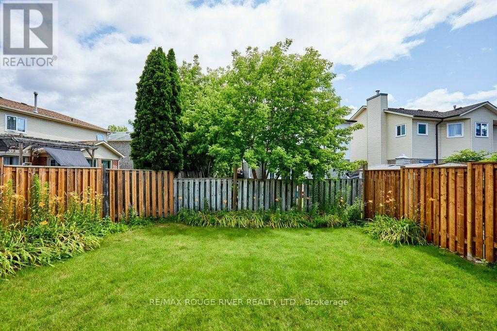 216 Wright Crescent, Ajax, Ontario  L1S 6X2 - Photo 7 - E13613378