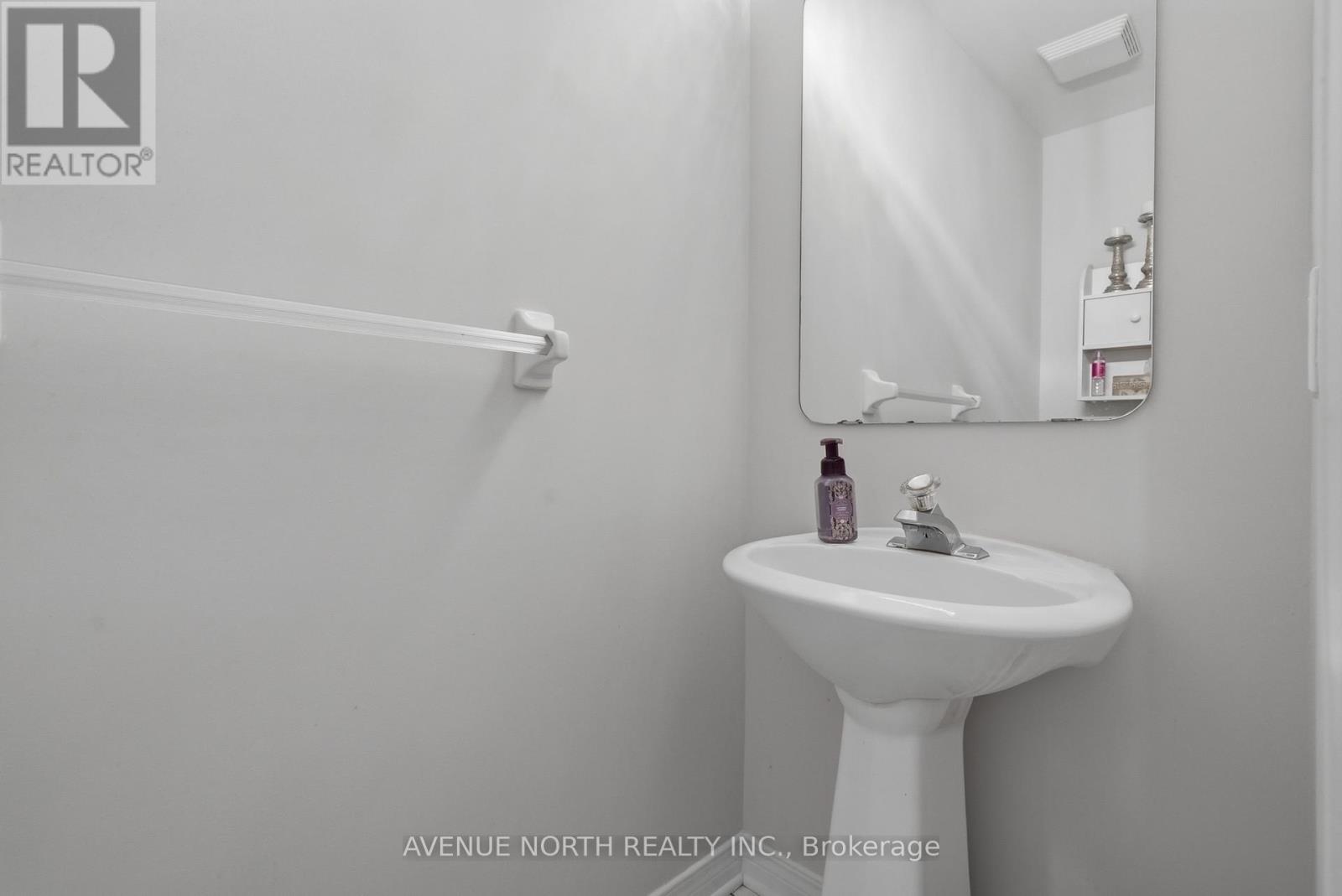 276 Windhurst Drive, Ottawa, Ontario  K2G 6G9 - Photo 3 - X13613356