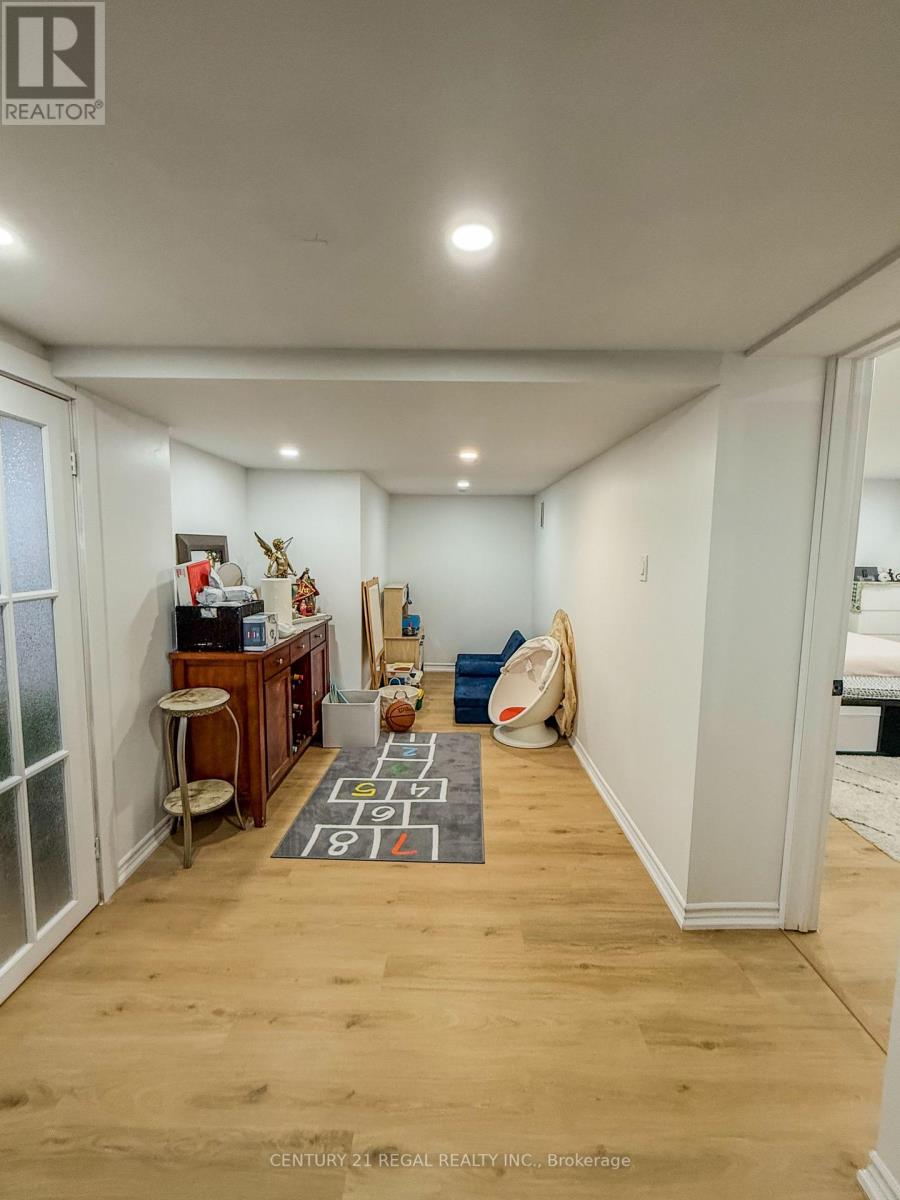 1507 Pharmacy Avenue, Toronto, Ontario  M1R 2J7 - Photo 11 - E13607882