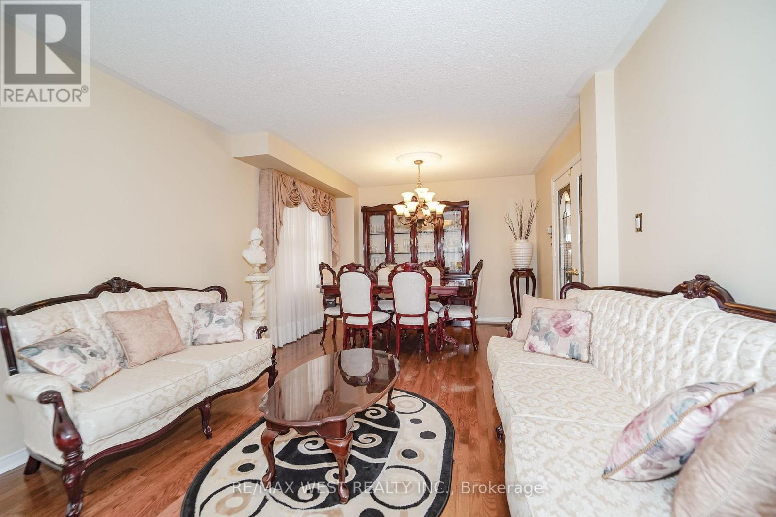 63 Lockheed Crescent, Brampton, Ontario  L7A 3G4 - Photo 2 - W13613228