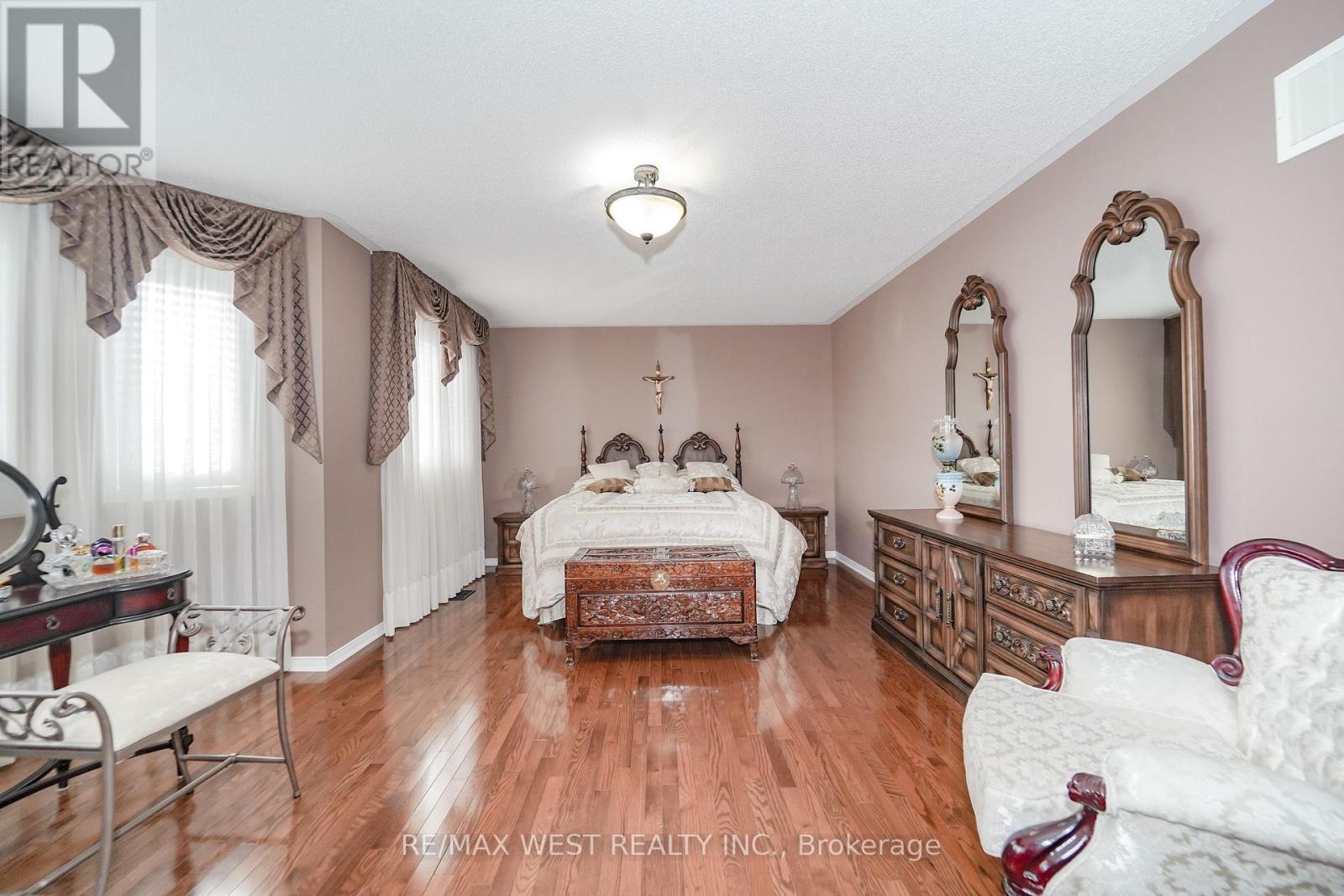 63 Lockheed Crescent, Brampton, Ontario  L7A 3G4 - Photo 5 - W13613228