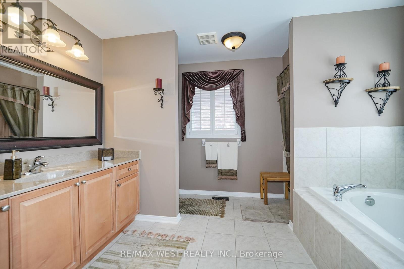 63 Lockheed Crescent, Brampton, Ontario  L7A 3G4 - Photo 6 - W13613228