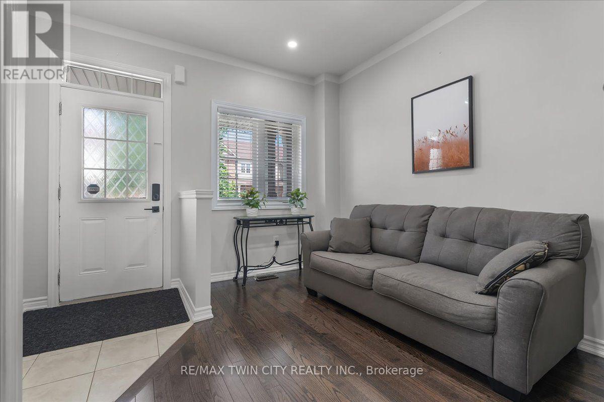 655 Murray Meadows Place, Milton, Ontario  L9T 8L7 - Photo 6 - W13613308
