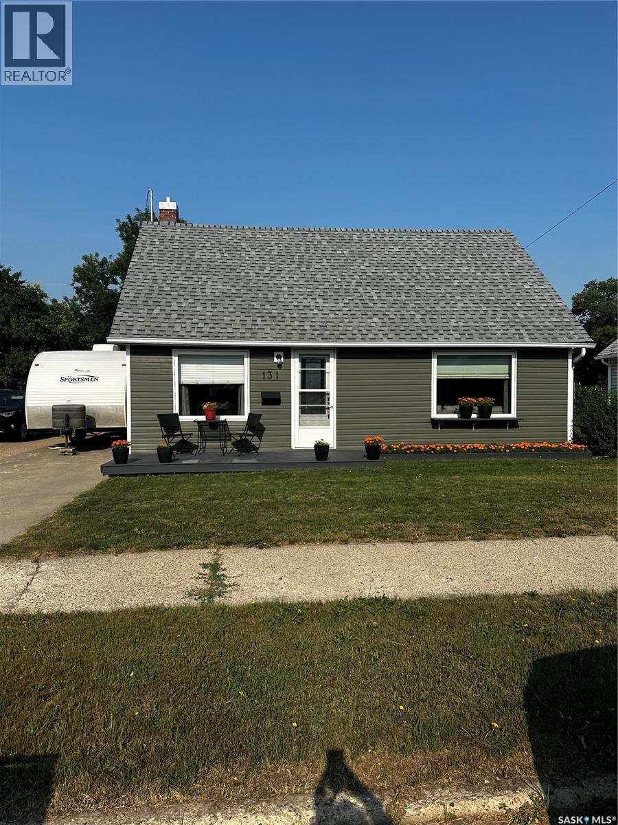 131 10th STREET, Weyburn, Saskatchewan