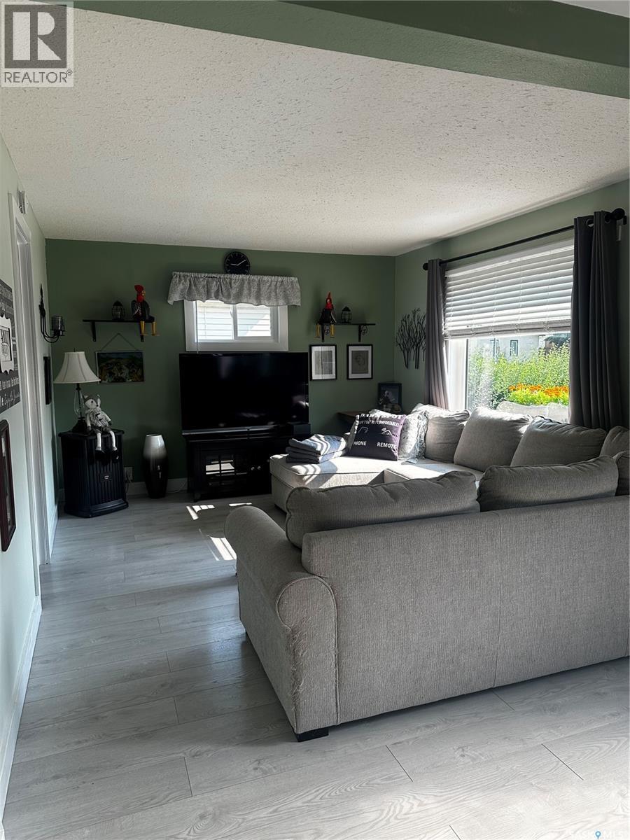131 10th Street, Weyburn, Saskatchewan  S4H 1H1 - Photo 15 - SK043879