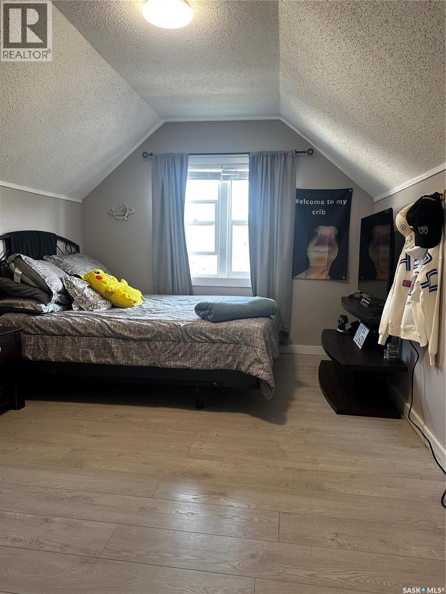 131 10th Street, Weyburn, Saskatchewan  S4H 1H1 - Photo 18 - SK043879