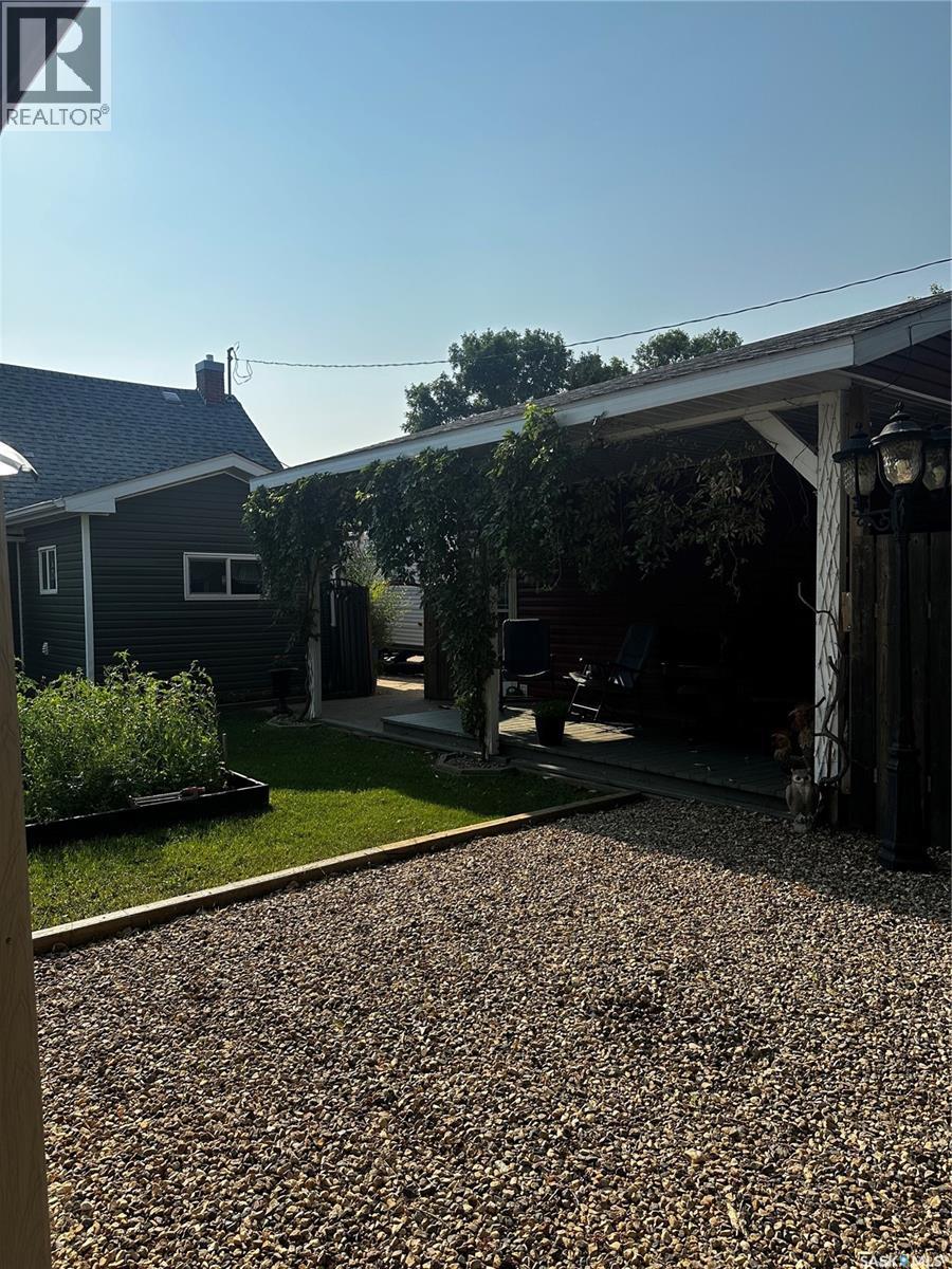 131 10th Street, Weyburn, Saskatchewan  S4H 1H1 - Photo 20 - SK043879