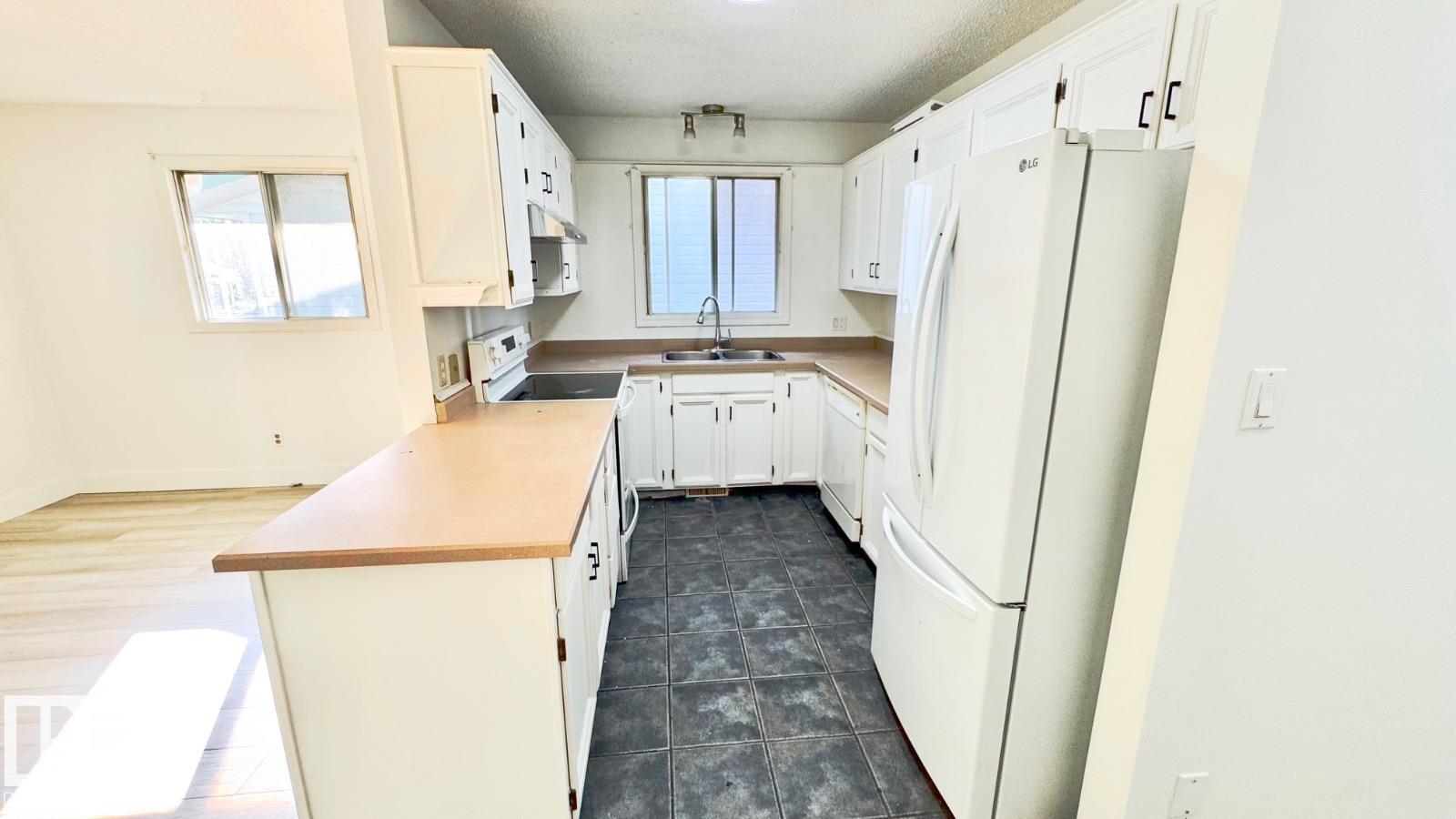 5144 37 Av NW, Edmonton, Alberta  T6L 1C8 - Photo 5 - E4501022