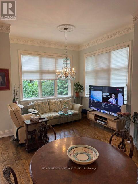 49 Montclair Avenue, Toronto, Ontario  M5P 1P5 - Photo 11 - C13606152