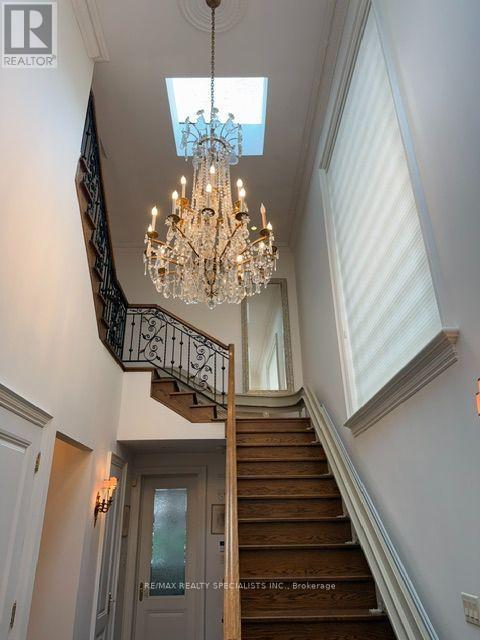 49 Montclair Avenue, Toronto, Ontario  M5P 1P5 - Photo 3 - C13606152