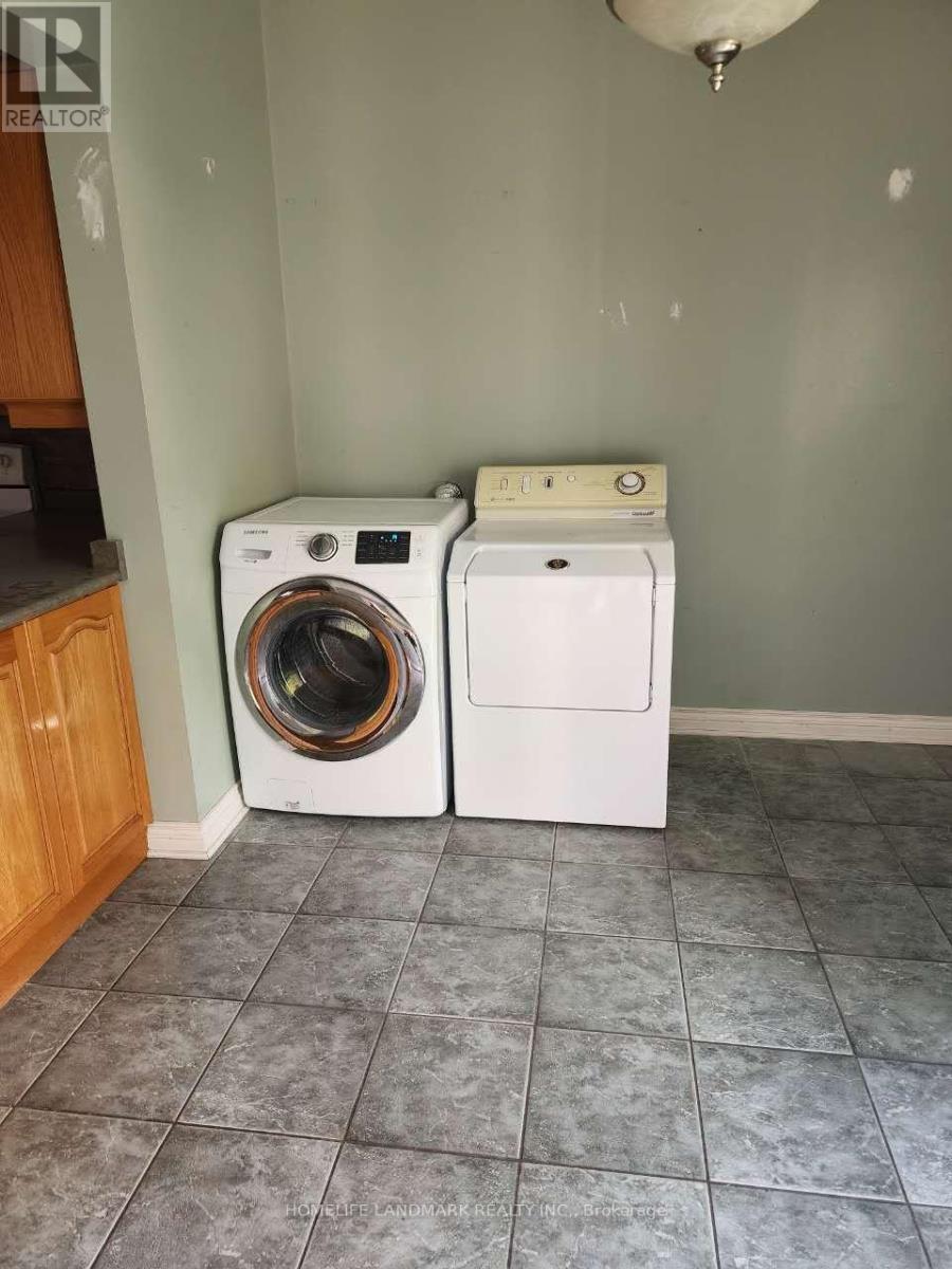 231 Clinton Street, Toronto, Ontario  M6G 2Y4 - Photo 14 - C13554774