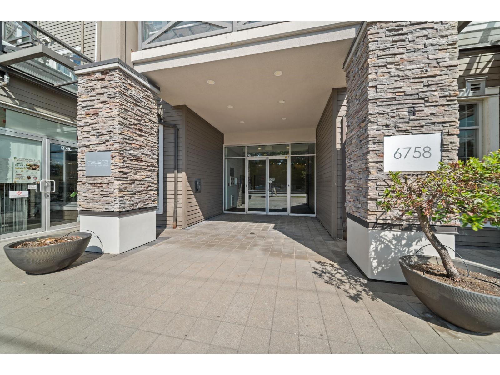 464 6758 188 Street, Surrey, British Columbia  V4N 6K2 - Photo 2 - R3147045