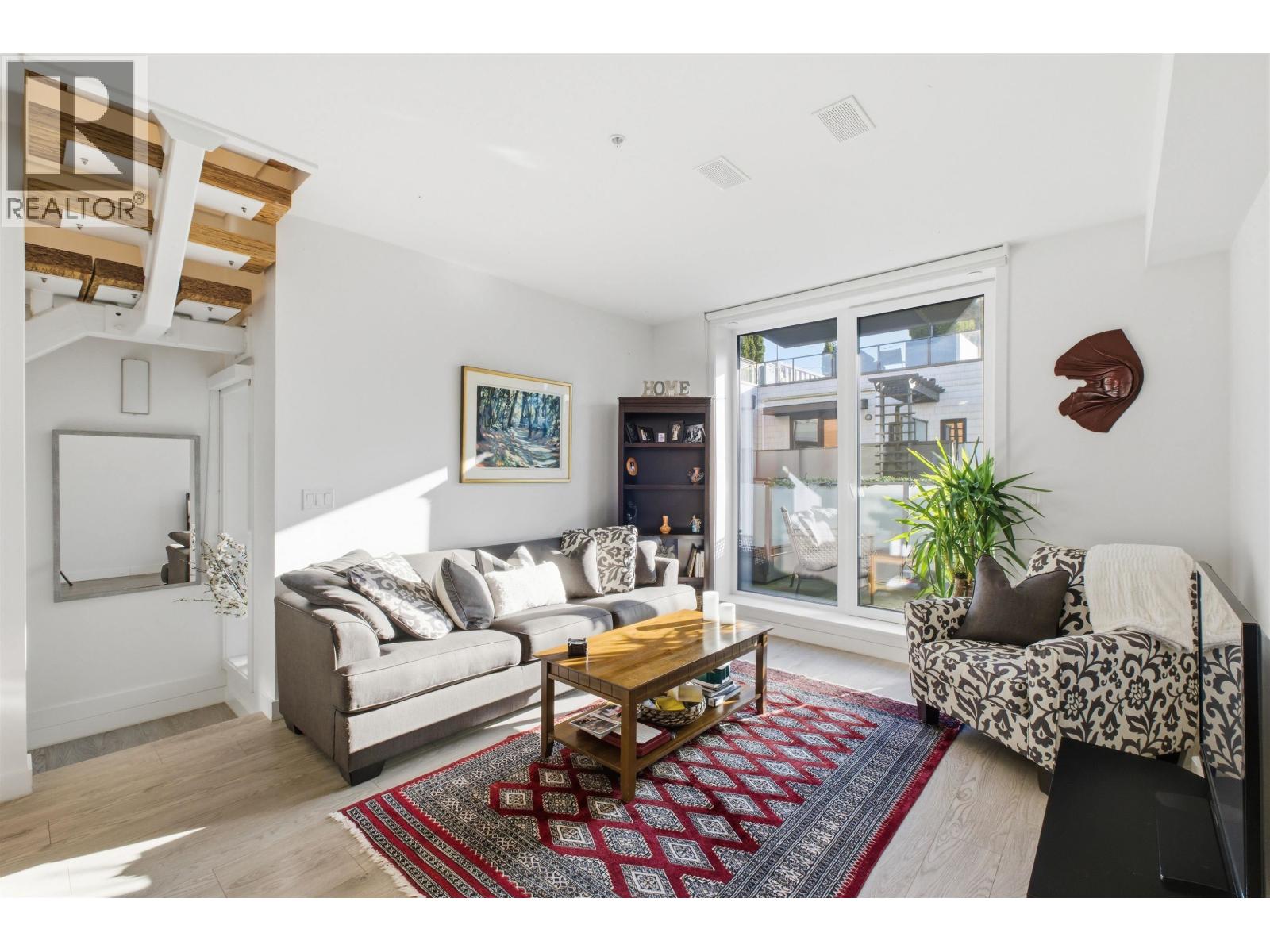 33 720 E 3rd Street, North Vancouver, British Columbia  V7L 0G7 - Photo 2 - R3150462