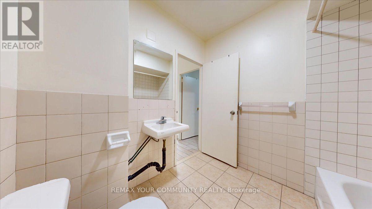 1a - 2645 Keele Street, Toronto, Ontario  M6L 2P2 - Photo 16 - W13506504