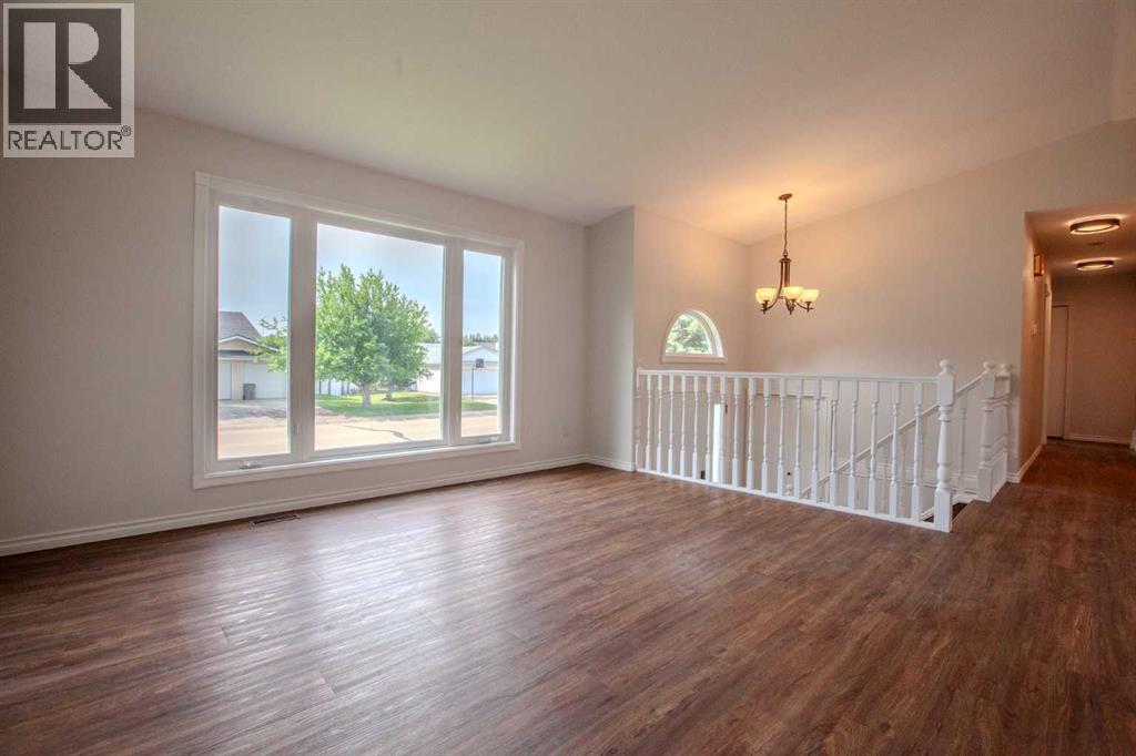 193 Park Drive Drive, Whitecourt, Alberta  T7S 1R3 - Photo 4 - A2319505