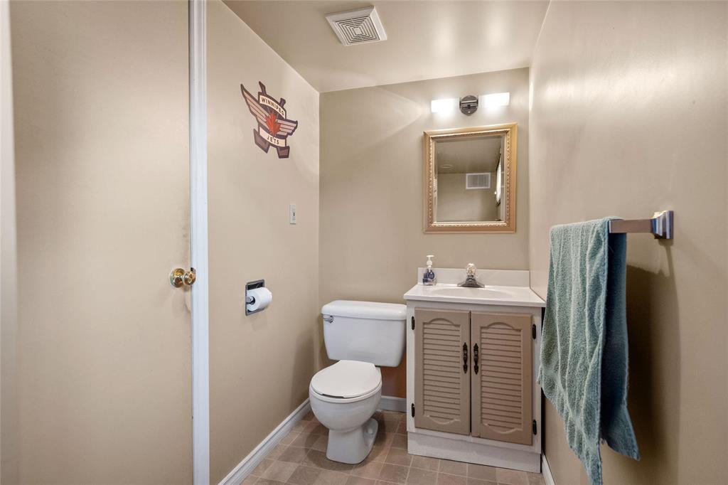 409 Radford Street, Winnipeg, Manitoba  R2X 2E7 - Photo 6 - 202618604