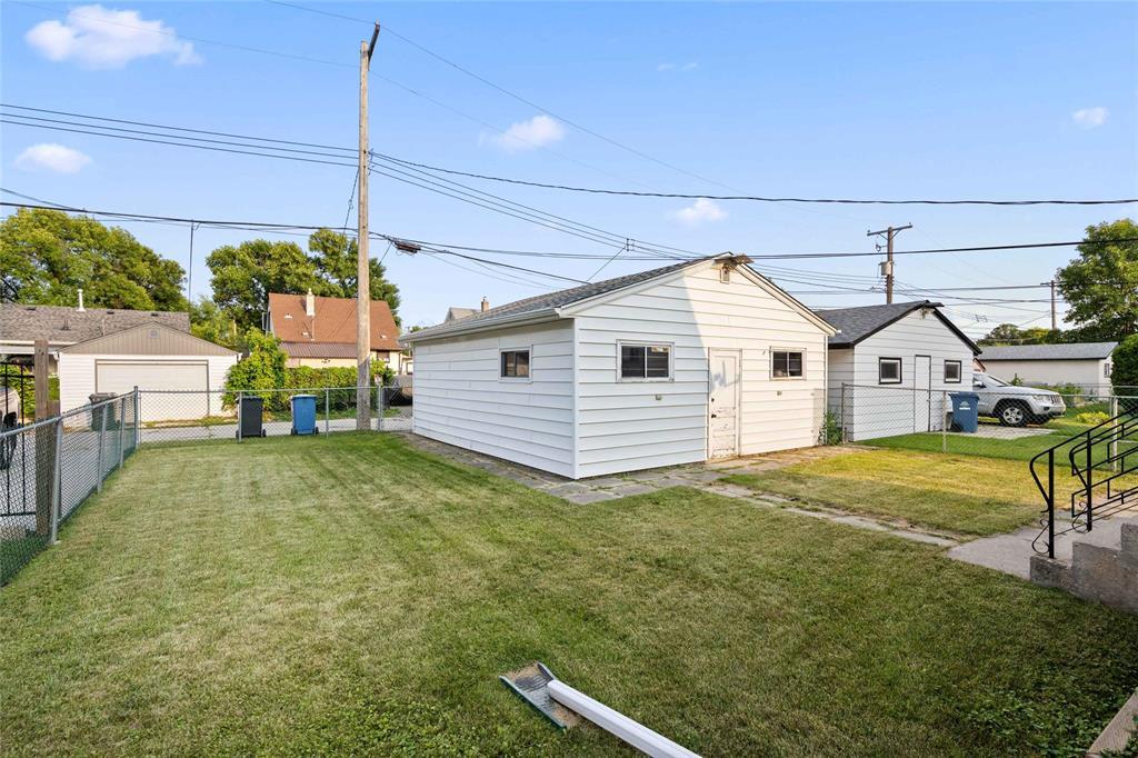 409 Radford Street, Winnipeg, Manitoba  R2X 2E7 - Photo 8 - 202618604