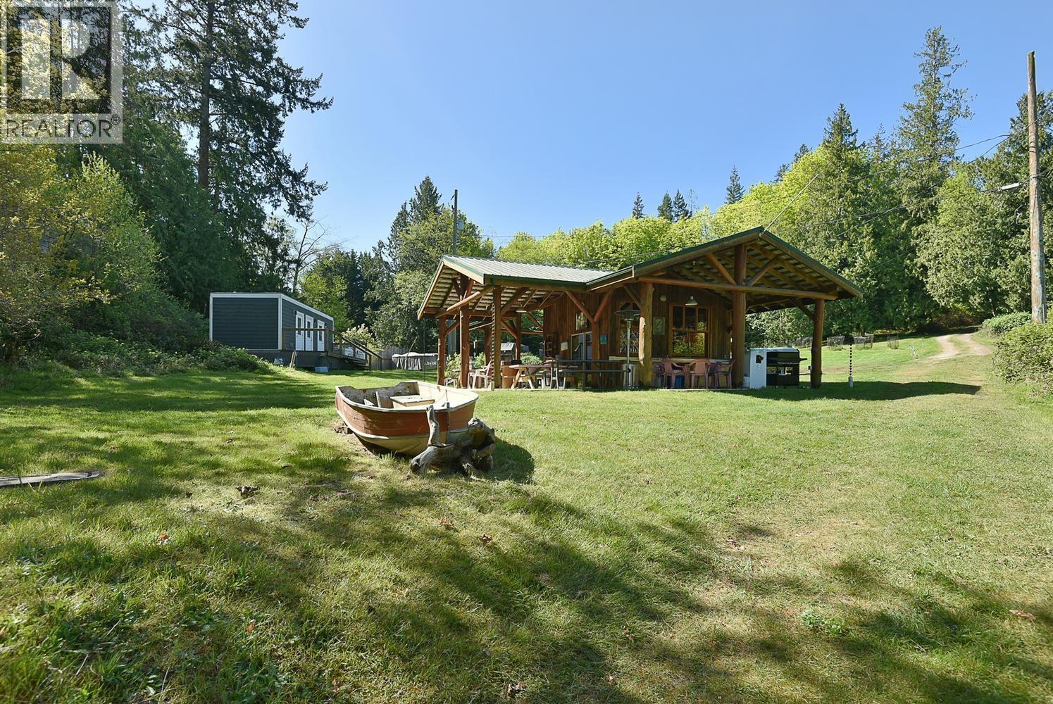 4737 Davis Road, Madeira Park, British Columbia V0N 2H1 - Photo 16 - C8078390