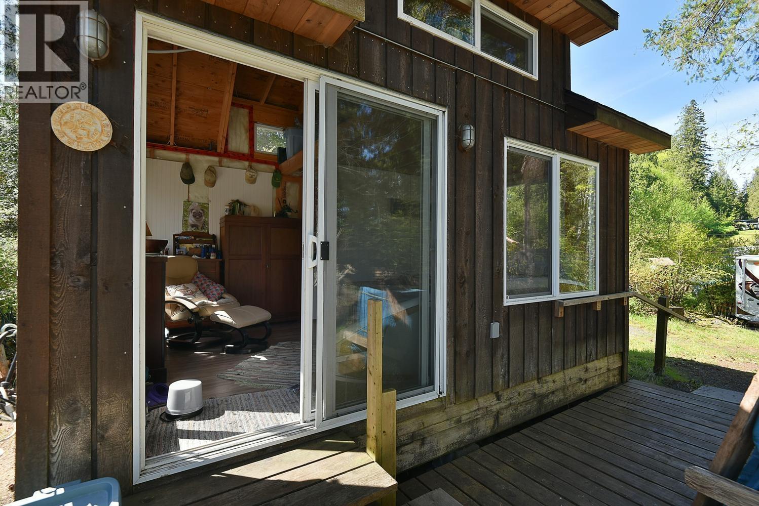4737 Davis Road, Madeira Park, British Columbia V0N 2H1 - Photo 33 - C8078390