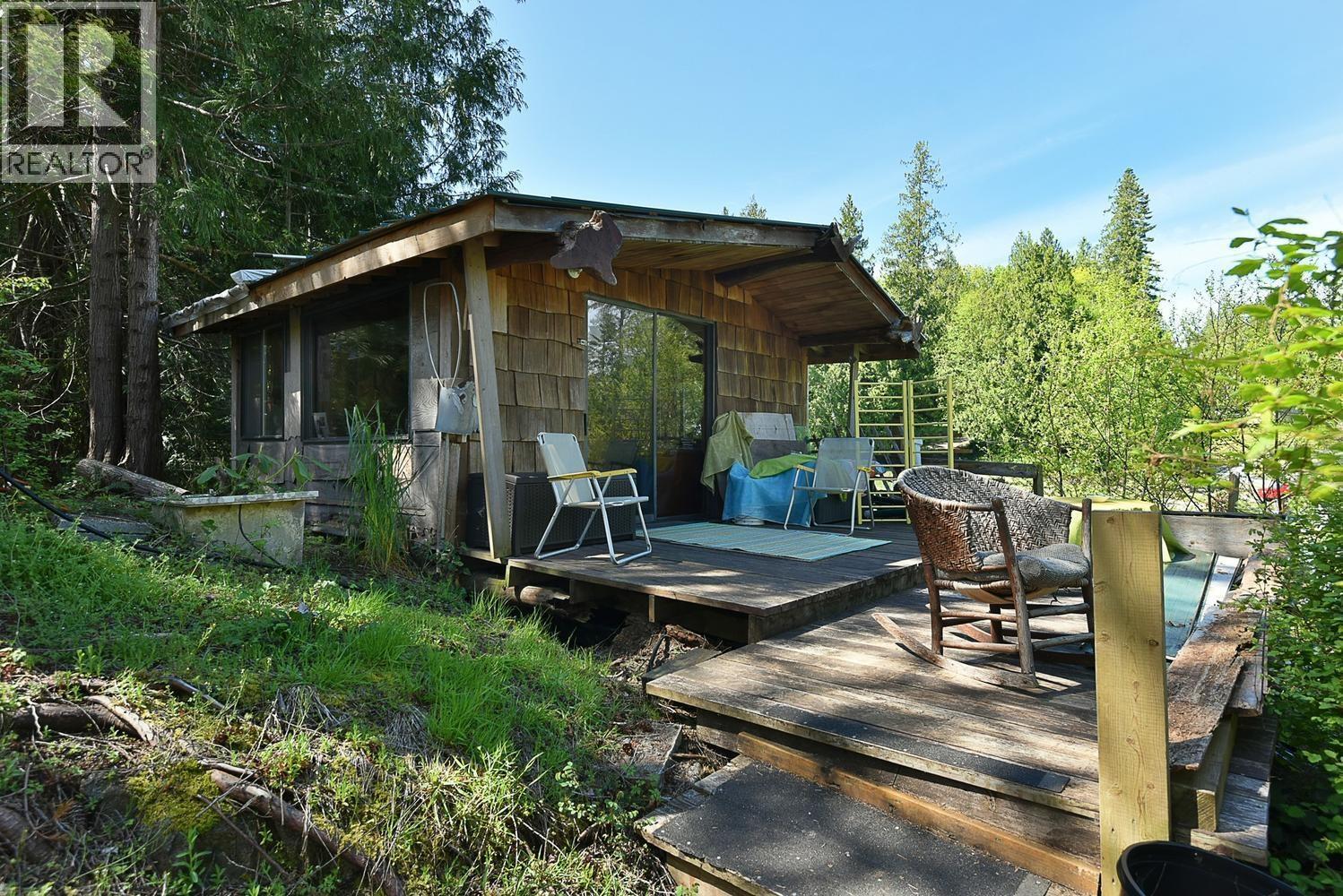 4737 Davis Road, Madeira Park, British Columbia V0N 2H1 - Photo 35 - C8078390