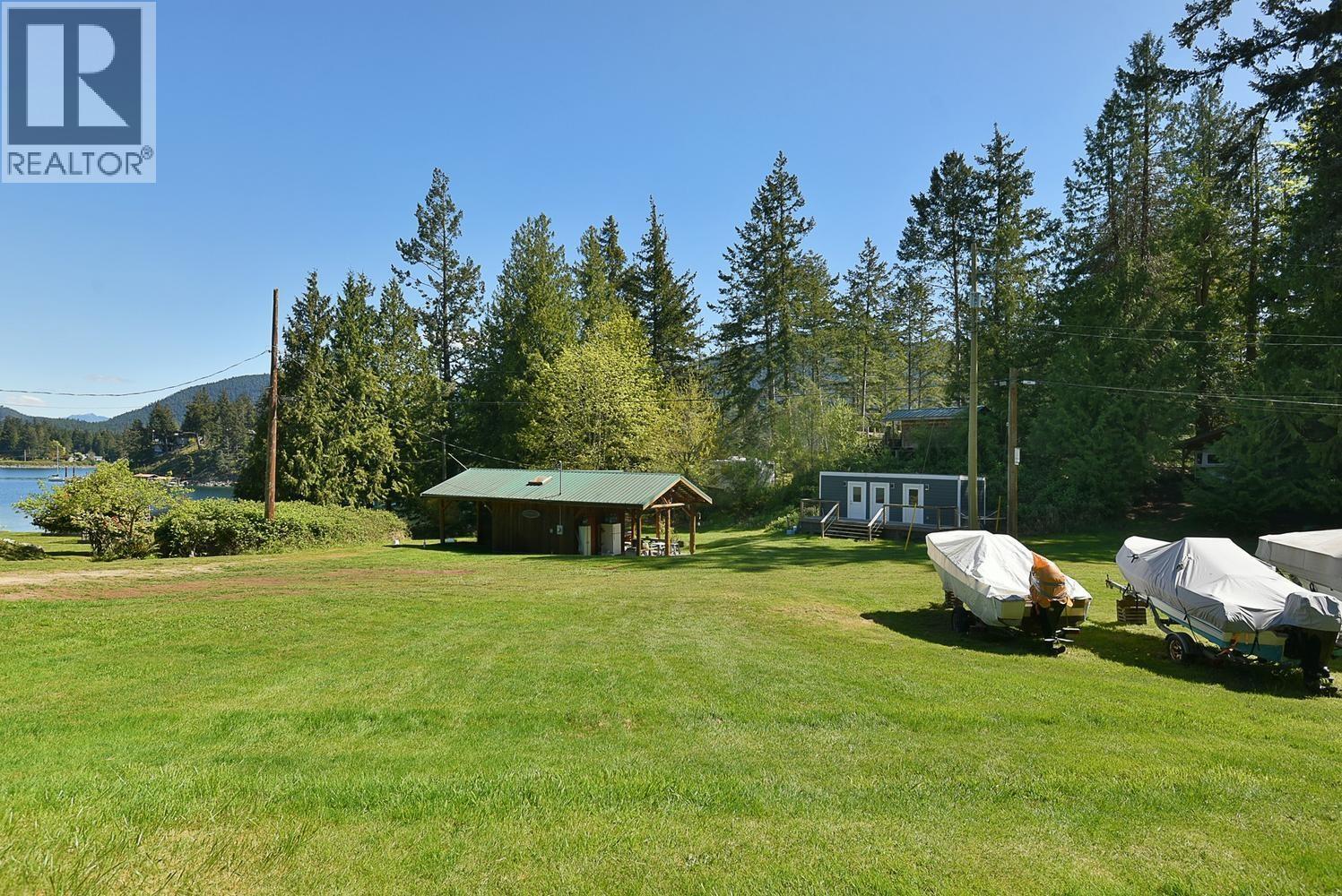 4737 Davis Road, Madeira Park, British Columbia V0N 2H1 - Photo 11 - C8078390