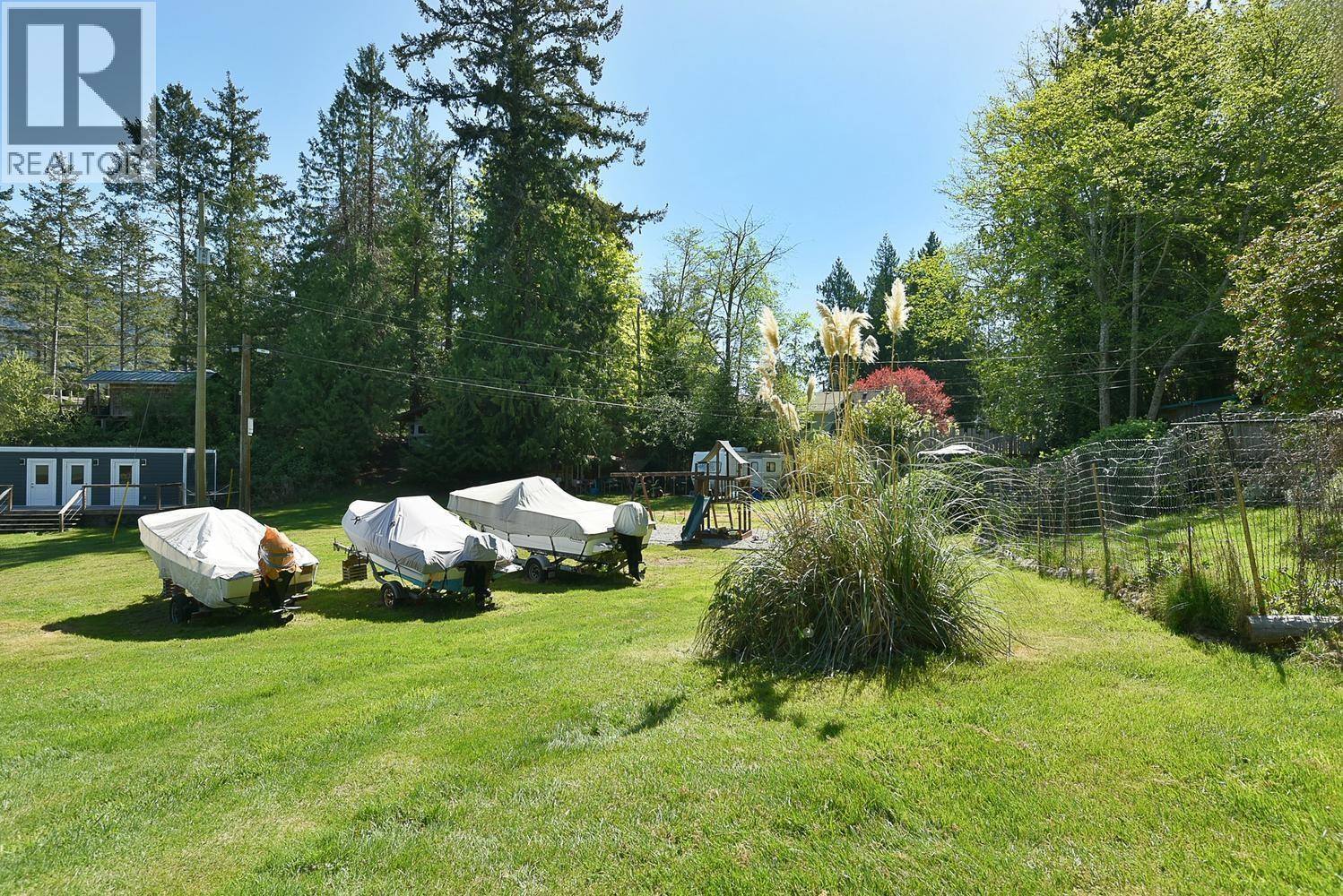 4737 Davis Road, Madeira Park, British Columbia V0N 2H1 - Photo 12 - C8078390