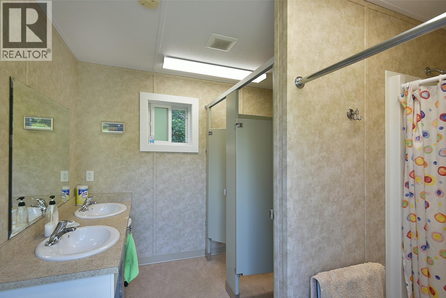 4737 Davis Road, Madeira Park, British Columbia V0N 2H1 - Photo 22 - C8078390