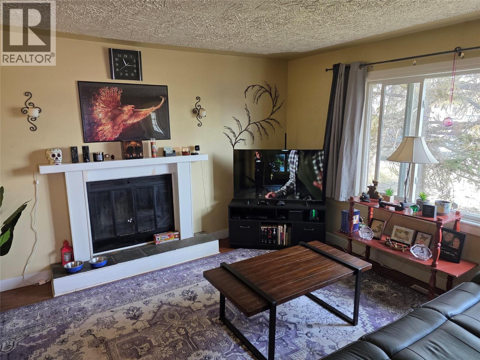 1225 104 Avenue, Dawson Creek, British Columbia  V1G 2J4 - Photo 2 - 10386820