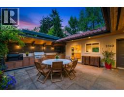 2360 MACKAY AVENUE, North Vancouver, British Columbia