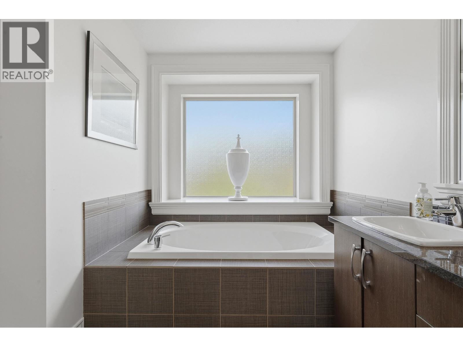 1225 Burkemont Place, Coquitlam, British Columbia  V3B 0C8 - Photo 17 - R3150379