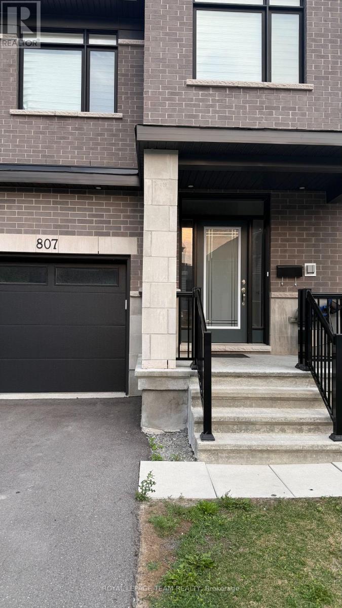 807 Mochi Circle, Ottawa, Ontario  K2J 6Y8 - Photo 3 - X13613684