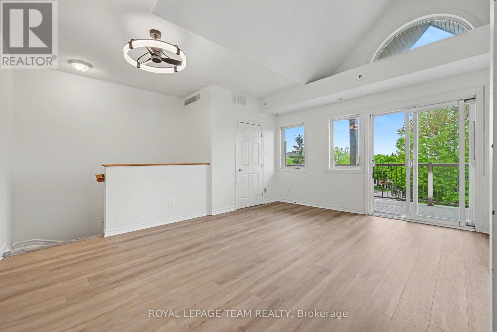 K - 251 Crestway Drive, Ottawa, Ontario  K2G 0A9 - Photo 3 - X13613728