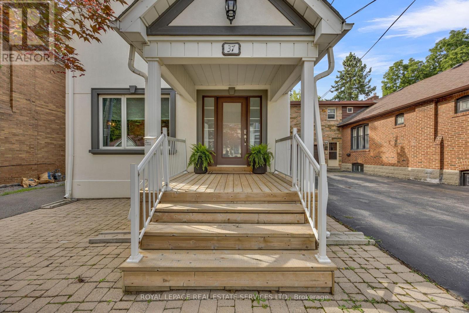37 Johnston Avenue, Toronto, Ontario  M2N 1G9 - Photo 2 - C13613674