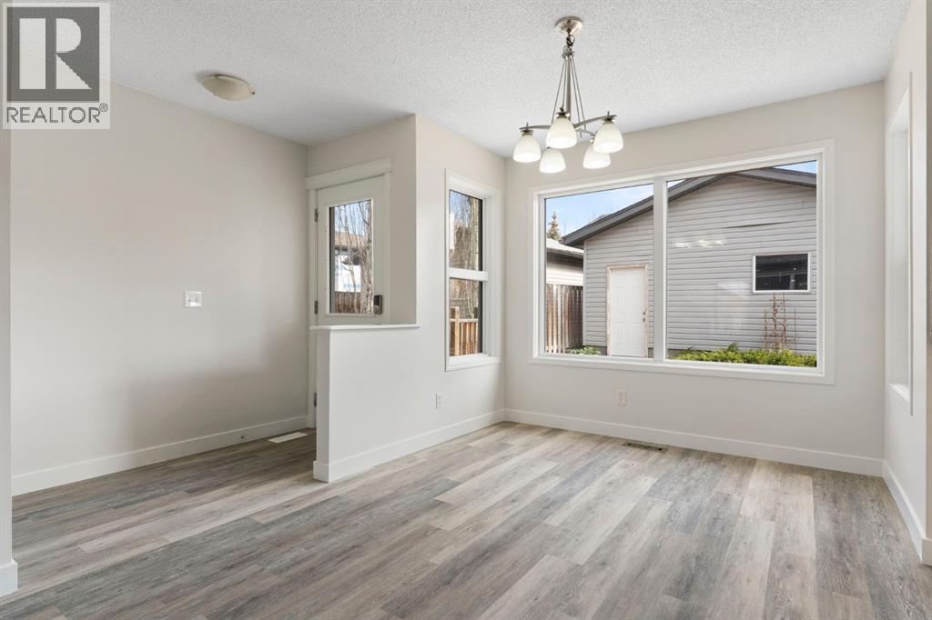 202 Sunset Heights, Cochrane, Alberta  T4C 0C9 - Photo 16 - A2307905