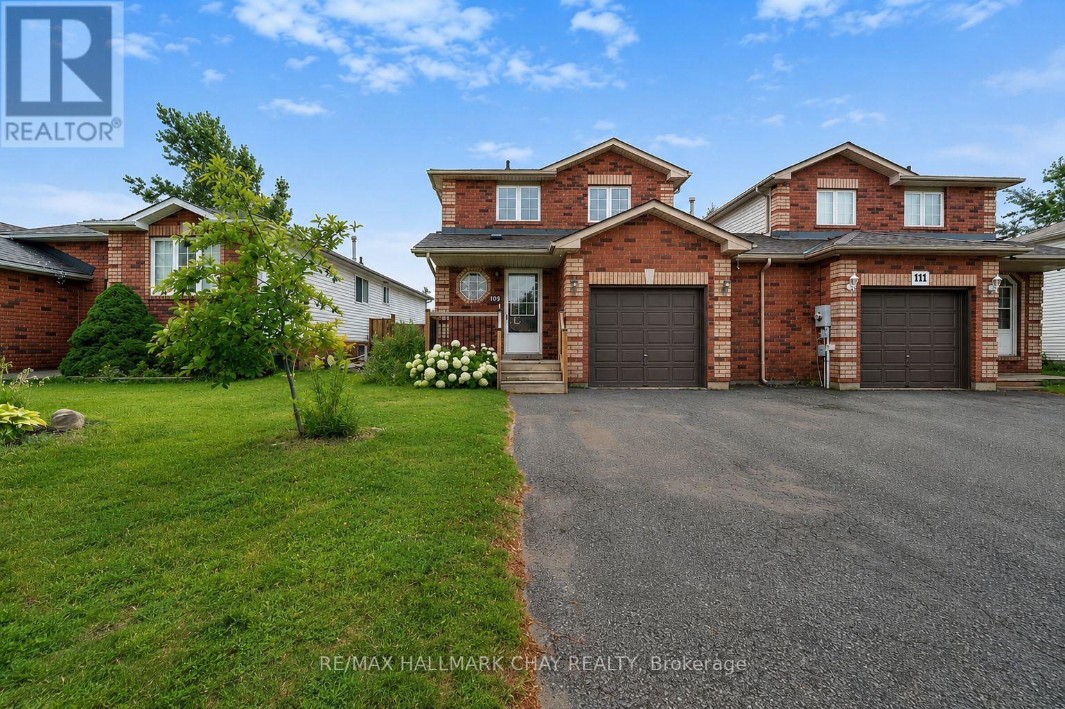 109 Wessenger Drive, Barrie, Ontario  L4N 8P5 - Photo 2 - S13613604