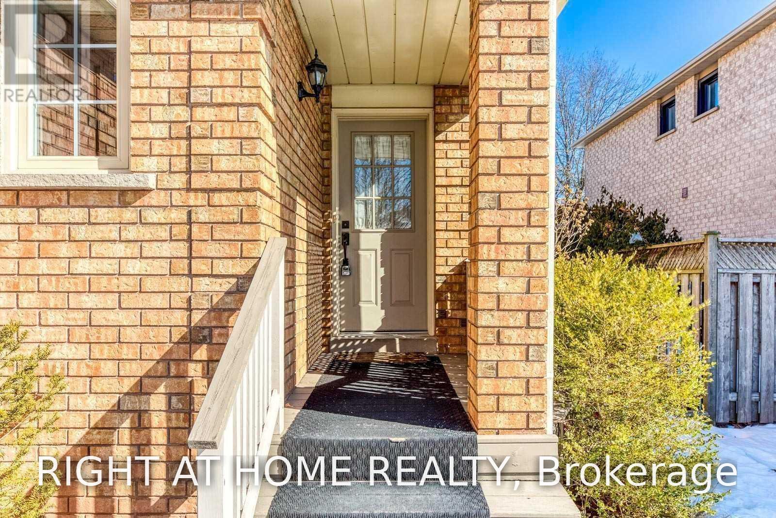 96 Howell Road, Oakville, Ontario  L6H 5Z4 - Photo 2 - W13613672