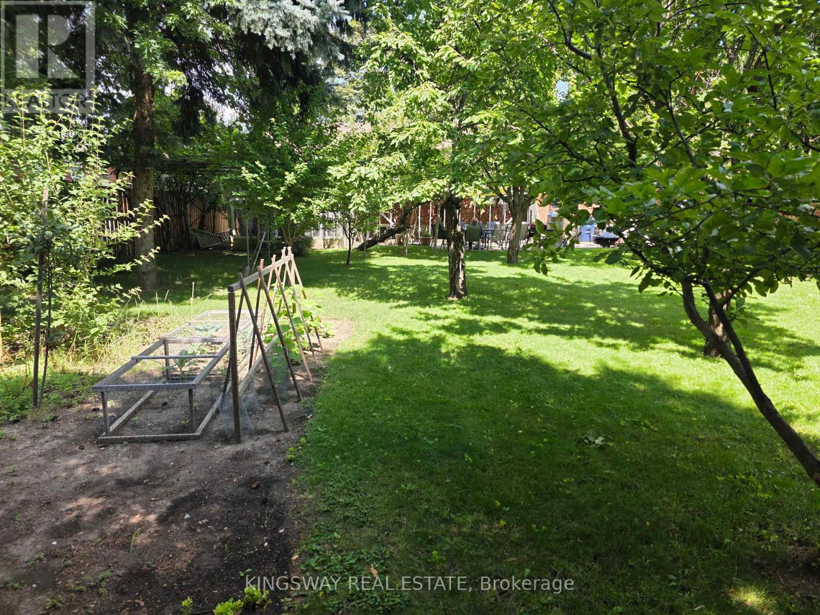 18 Blaketon Road, Toronto, Ontario  M9B 4W1 - Photo 5 - W13613694