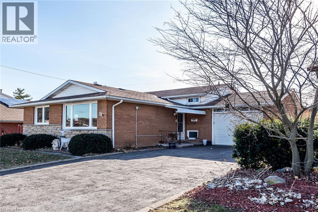 31 DARLINGTON Drive, Hamilton, Ontario