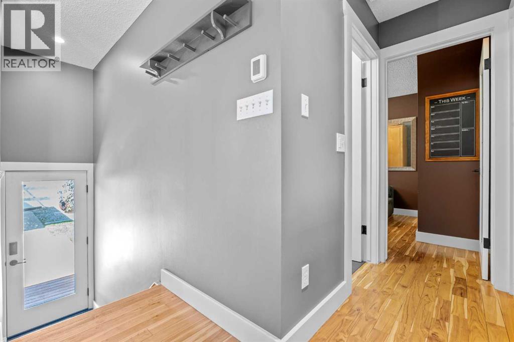 10619 Oakmoor Way Sw, Calgary, Alberta  T2W 1S7 - Photo 11 - A2329198