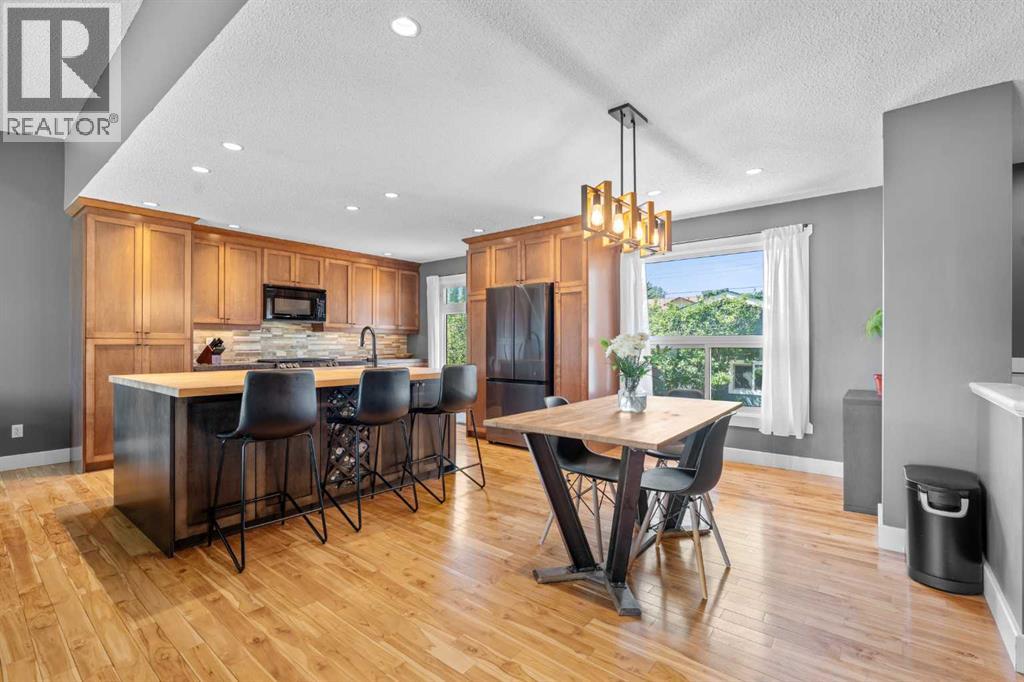 10619 Oakmoor Way Sw, Calgary, Alberta  T2W 1S7 - Photo 6 - A2329198