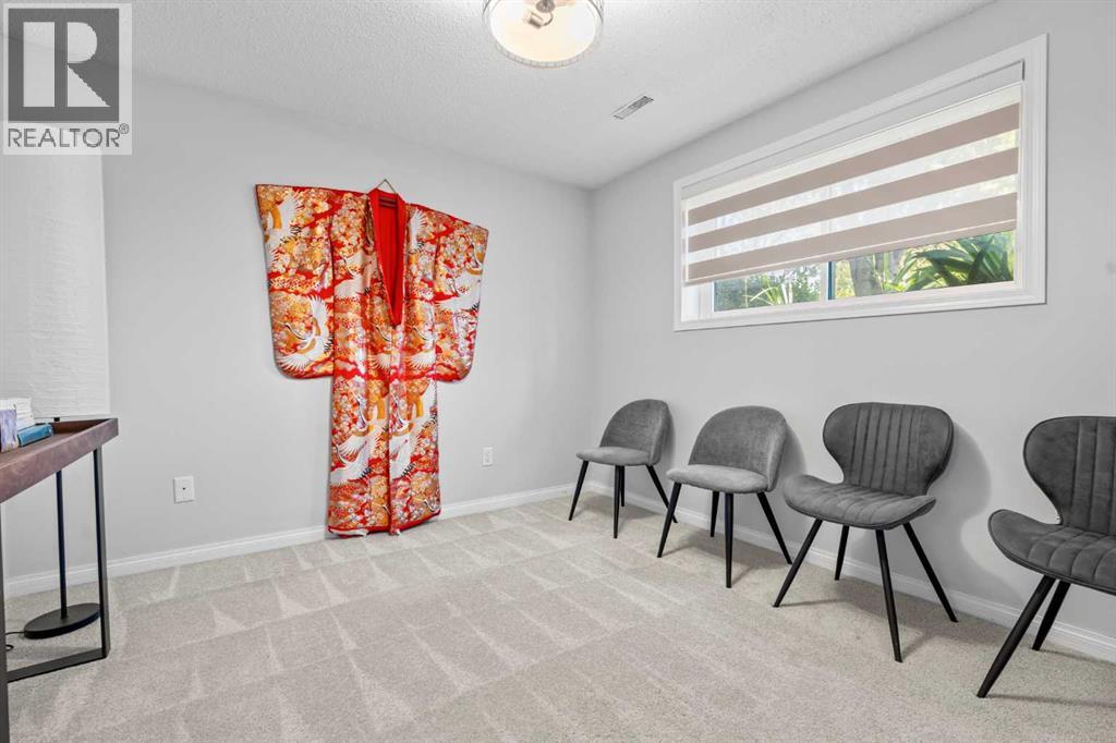 10619 Oakmoor Way Sw, Calgary, Alberta  T2W 1S7 - Photo 23 - A2329198
