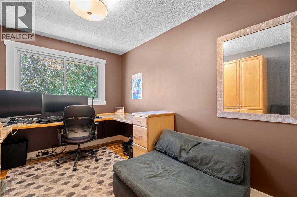 10619 Oakmoor Way Sw, Calgary, Alberta  T2W 1S7 - Photo 12 - A2329198