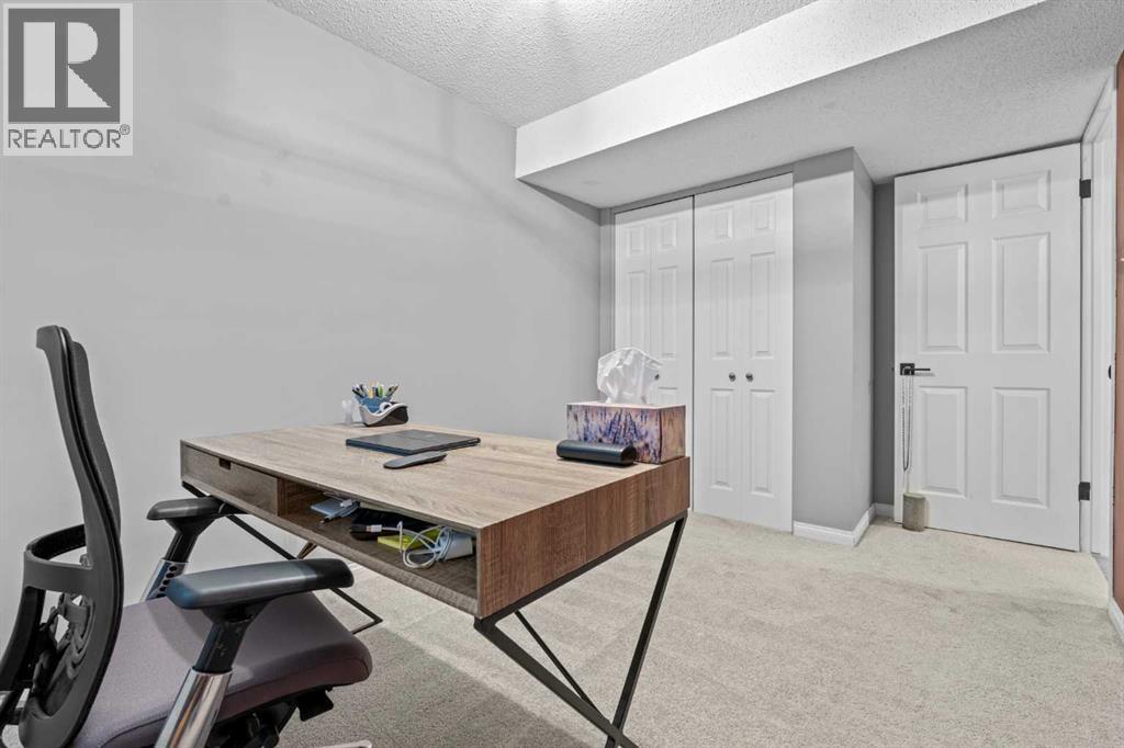 10619 Oakmoor Way Sw, Calgary, Alberta  T2W 1S7 - Photo 25 - A2329198