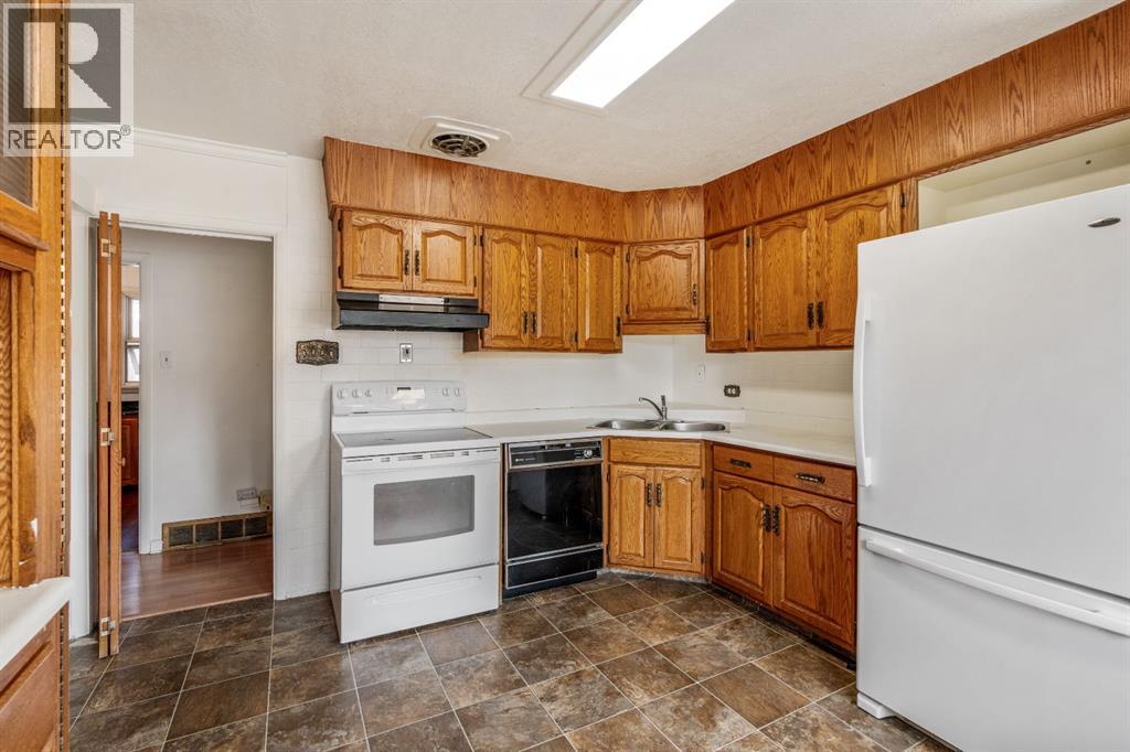 1301 15 Avenue S, Lethbridge, Alberta  T1K 0W4 - Photo 19 - A2332730