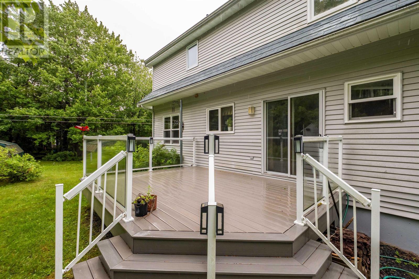 32 Kipawa Crescent, Hammonds Plains, Nova Scotia  B4B 1N2 - Photo 27 - 202618888