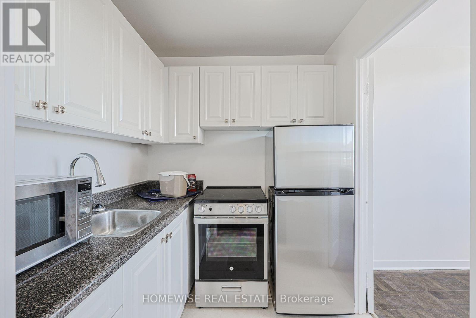 902 - 485 Kingston Road, Toronto, Ontario  M4L 1V6 - Photo 2 - E13612492
