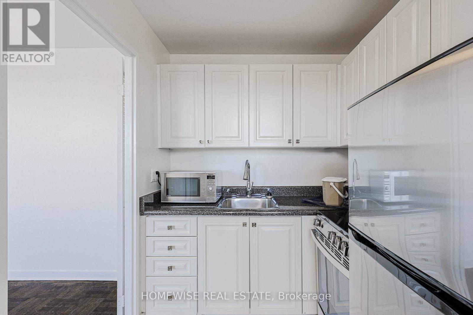 902 - 485 Kingston Road, Toronto, Ontario  M4L 1V6 - Photo 3 - E13612492