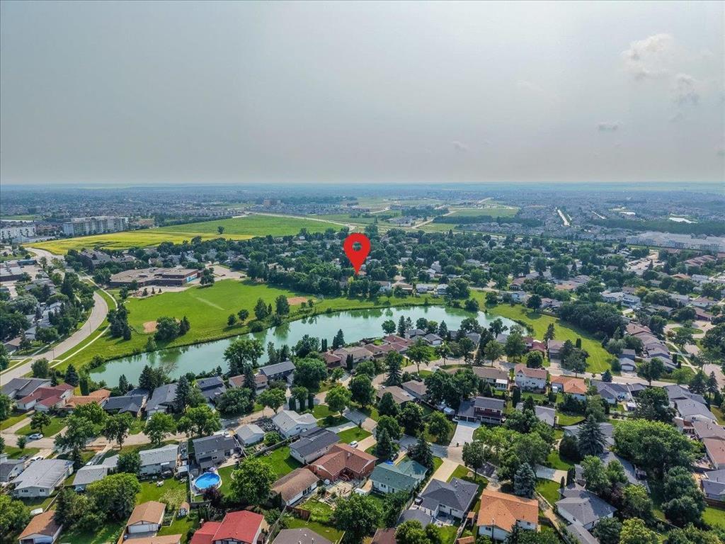 71 Augusta Drive, Winnipeg, Manitoba  R3T 4N6 - Photo 1 - 202618838
